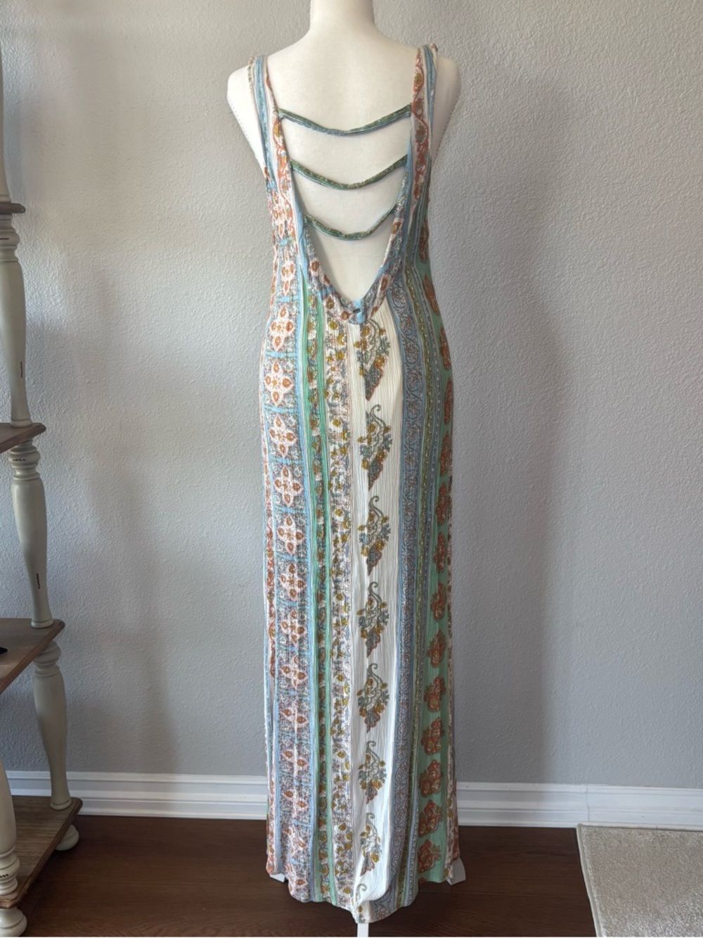 O'Neill Women's Boho Floral Maxi Dress Medium Sleeveless Strappy Back Beachy - Picture 2 of 9